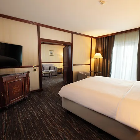 Grand Hotel